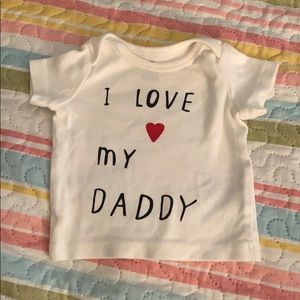 Adorable T-shirt  print saying I love my daddy.